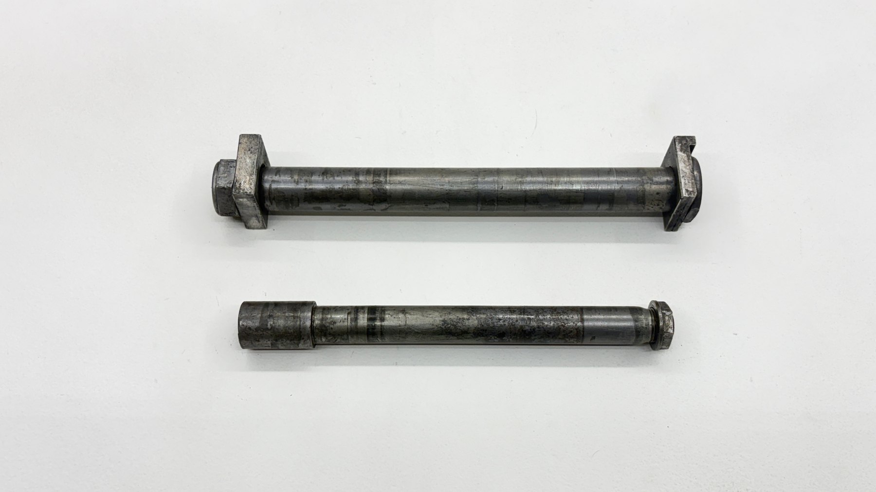 04-05 Kawasaki KX250F OEM Axle Set Front Swingarm Rear Wheel Shaft MX 41068-1466